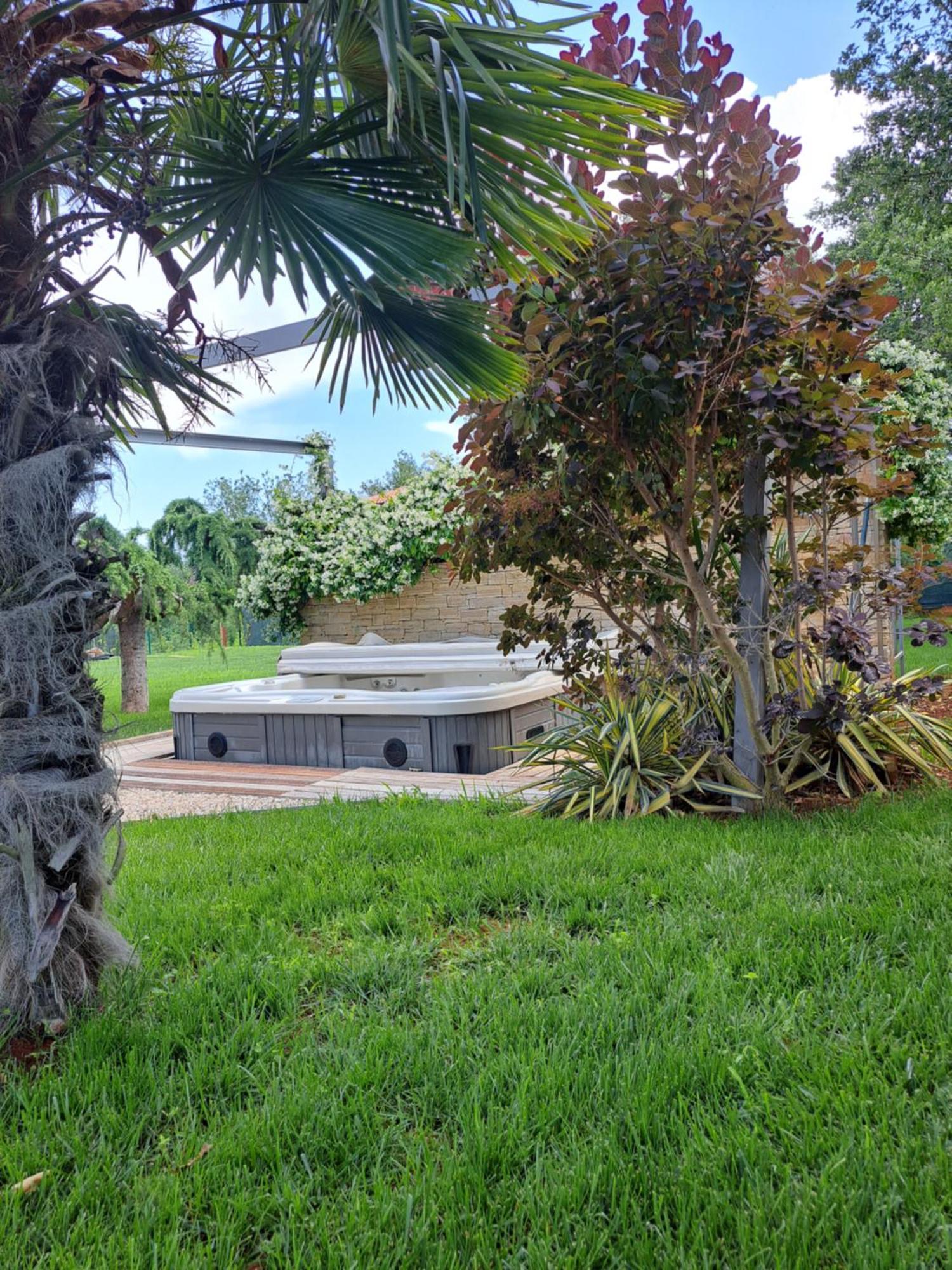 Apartments Villa Sotlar With Pool อูมัค ภายนอก รูปภาพ